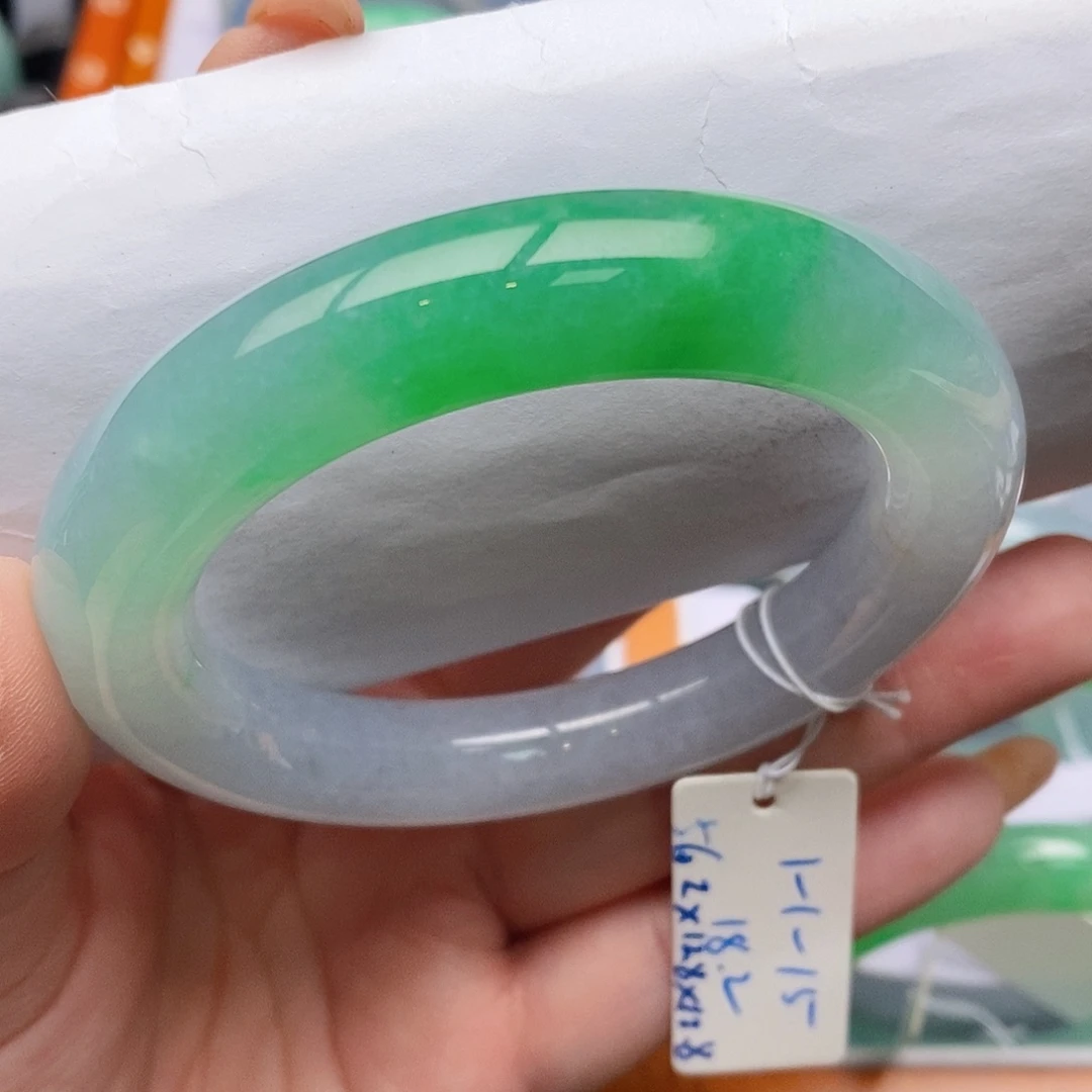 翡翠未镶嵌手镯56