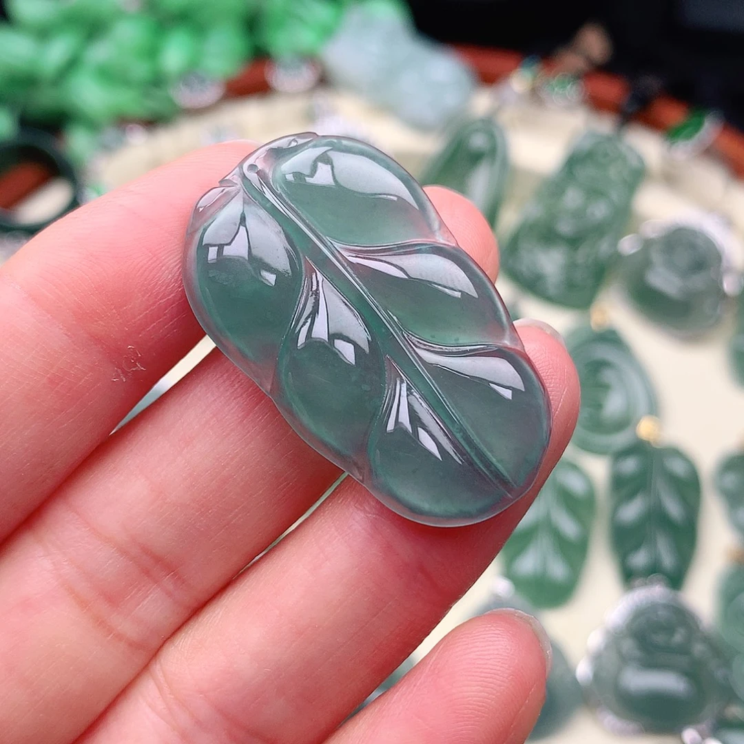 颈饰未镶嵌翡翠吊坠