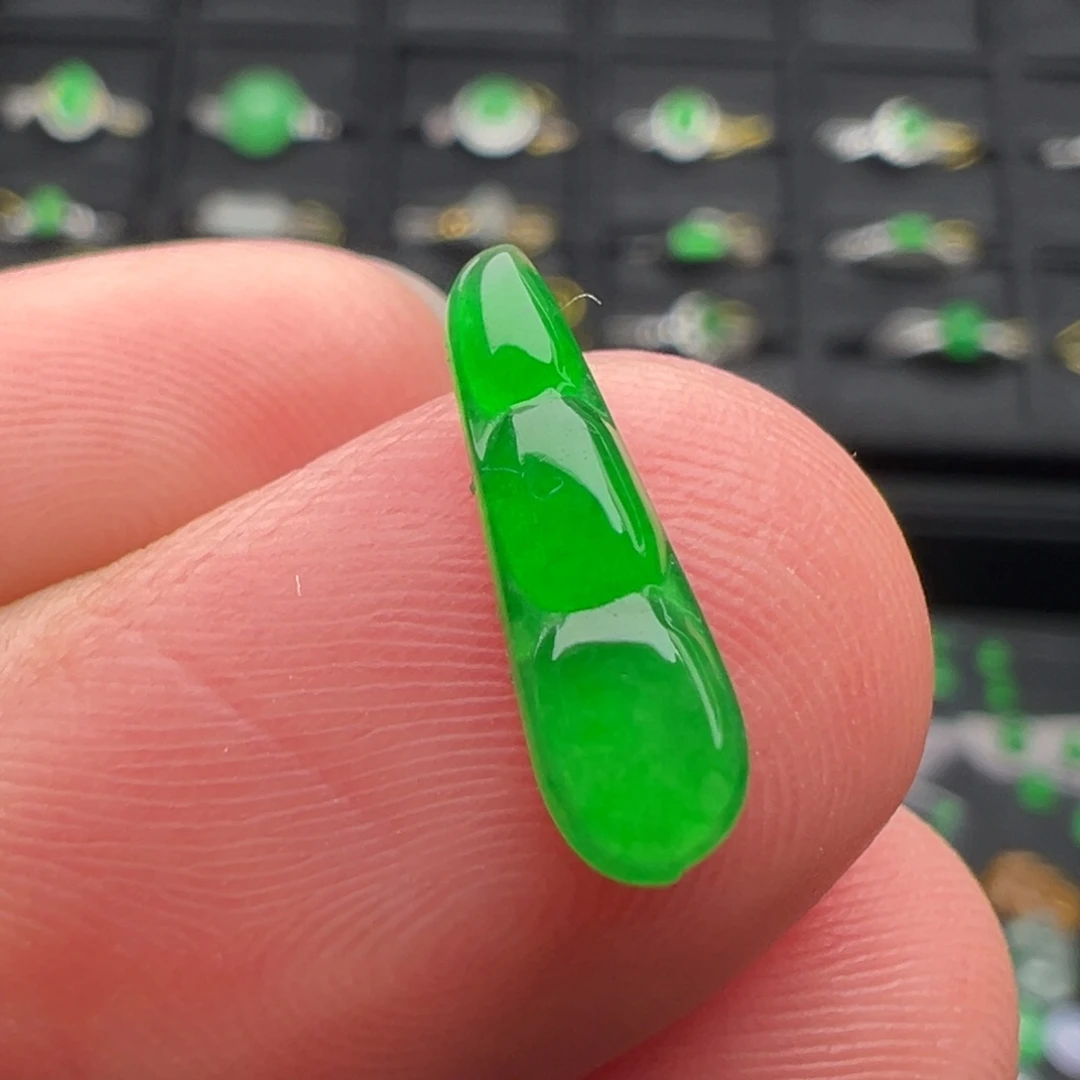 翡翠未镶嵌颈饰豆子14.6