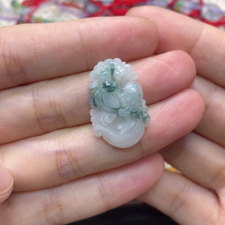 翡翠挂件未镶嵌589999999