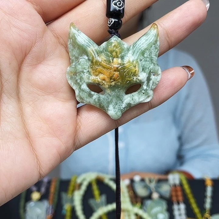 未镶嵌蛇纹石玉颈饰