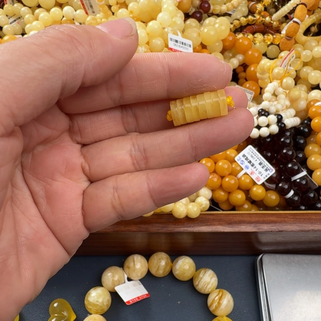 琥珀未镶嵌珠宝奇石