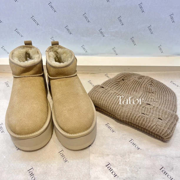 厚底矮帮雪地靴。