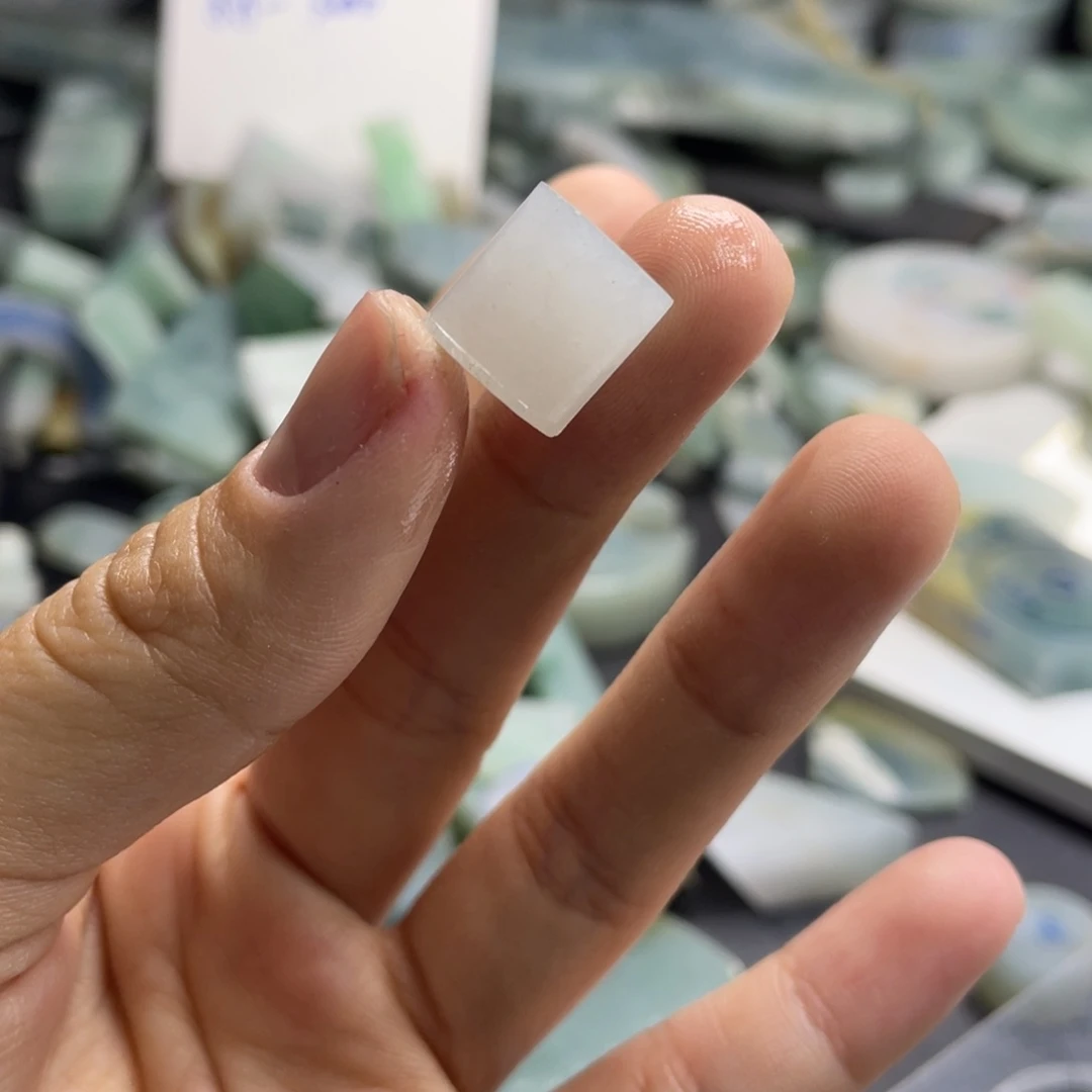 定制翡翠未镶嵌卡12*11