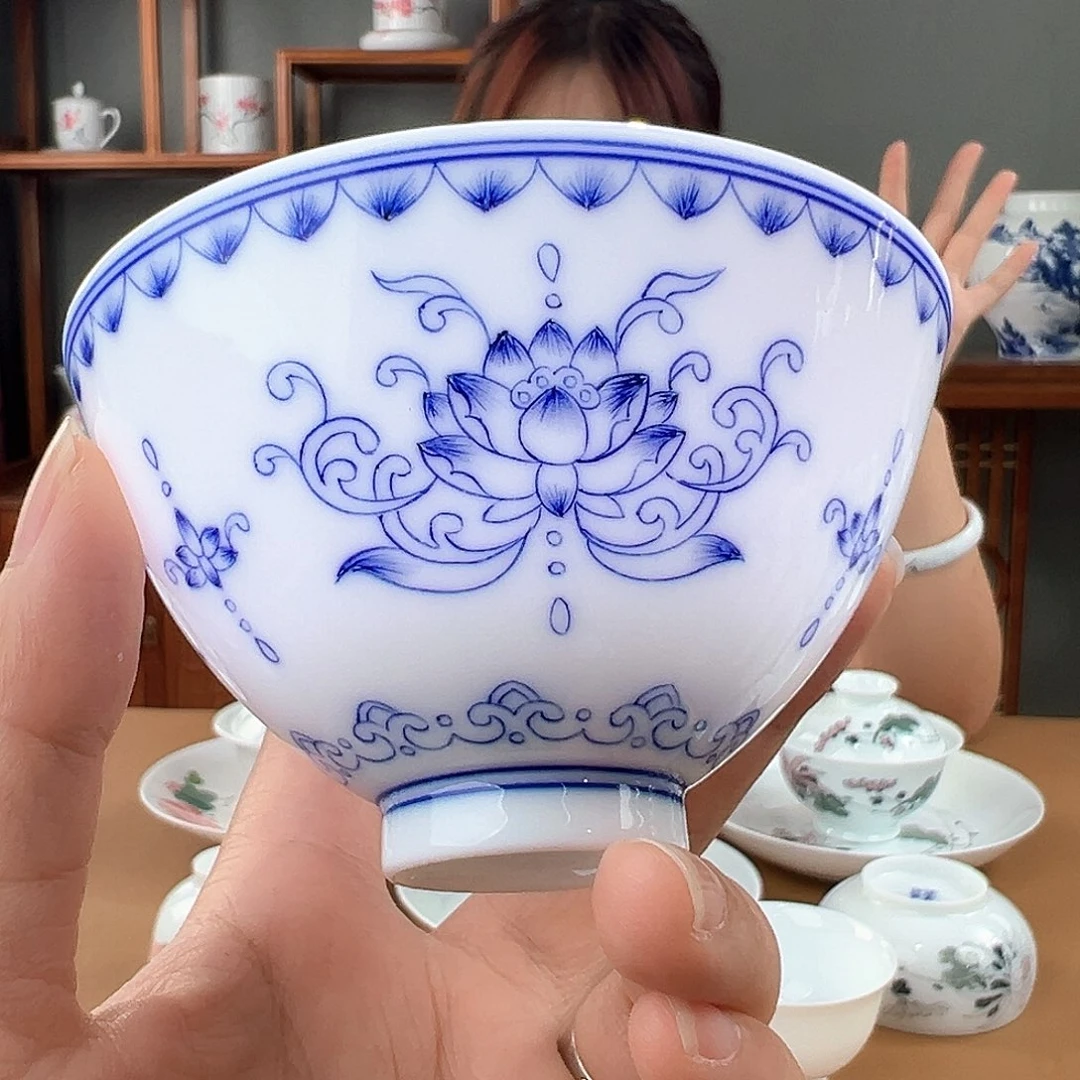 青花莲瓣鸡心杯杯