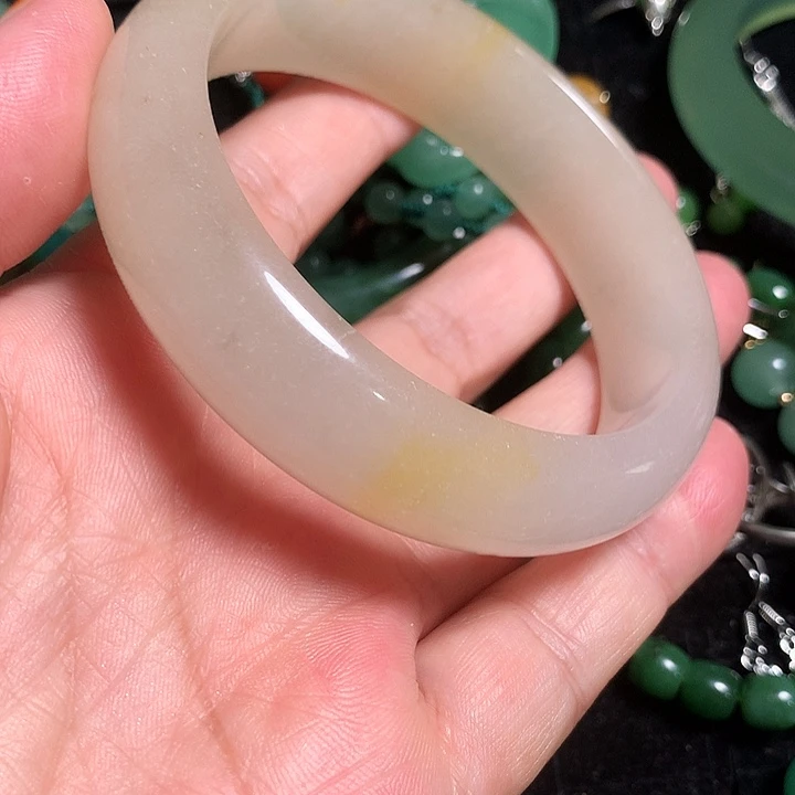 套链未镶嵌透闪石质玉
