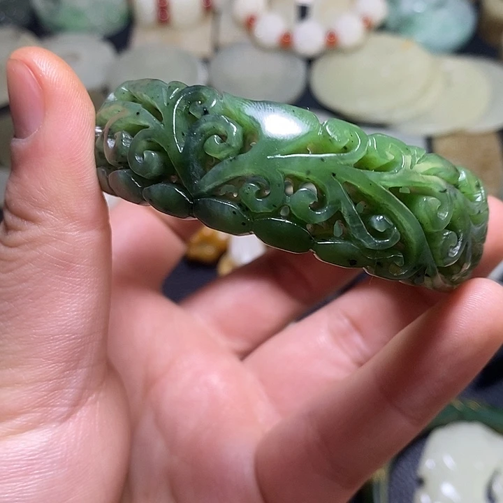 浩***然和田玉（糖玉）未镶嵌颈饰