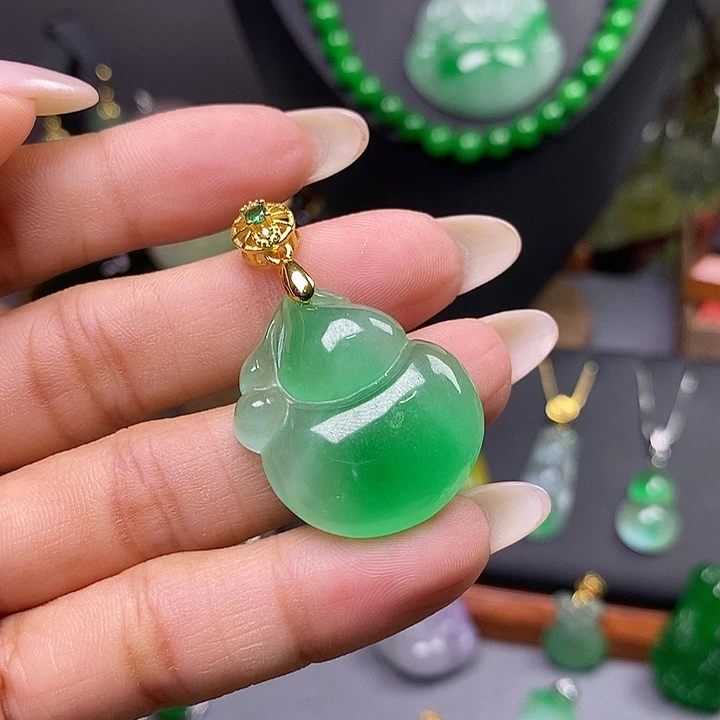 吊坠(赠链)未镶嵌翡翠