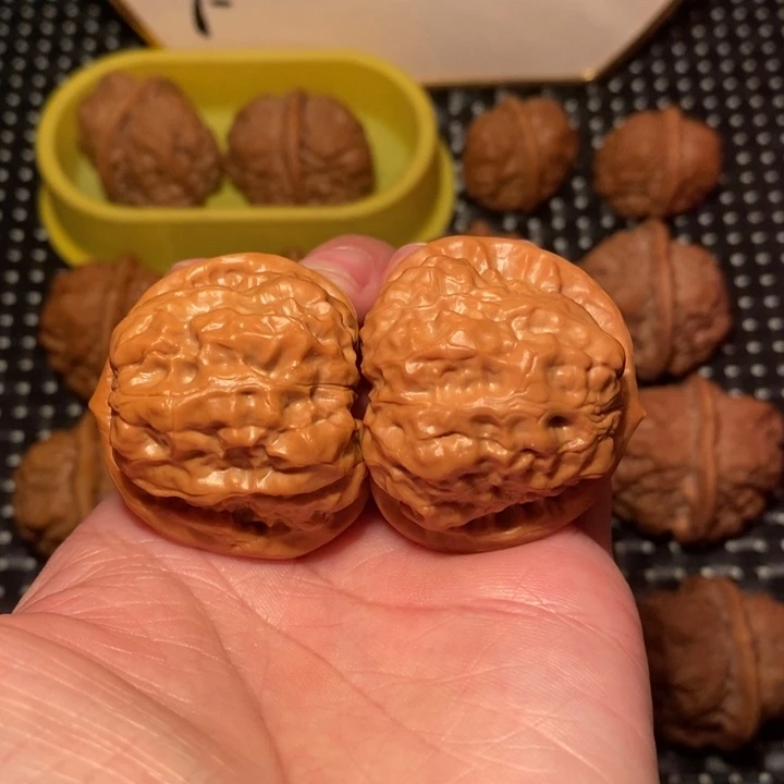 文玩核桃把件八腿