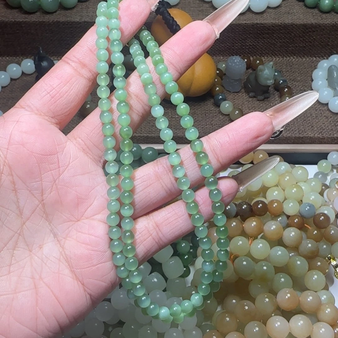 艳***尼和田玉未镶嵌手链