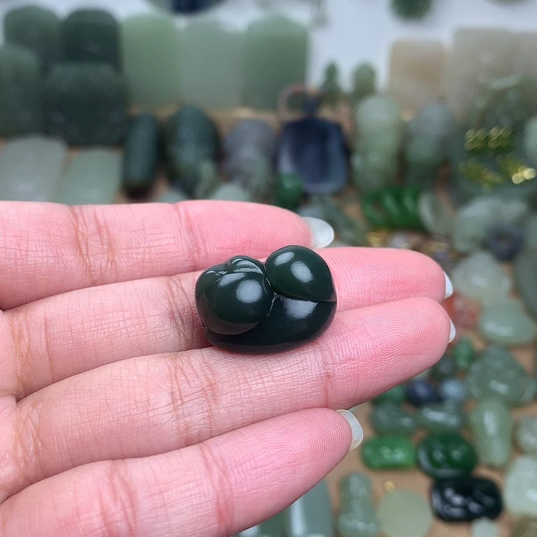 和田玉吊坠未镶嵌