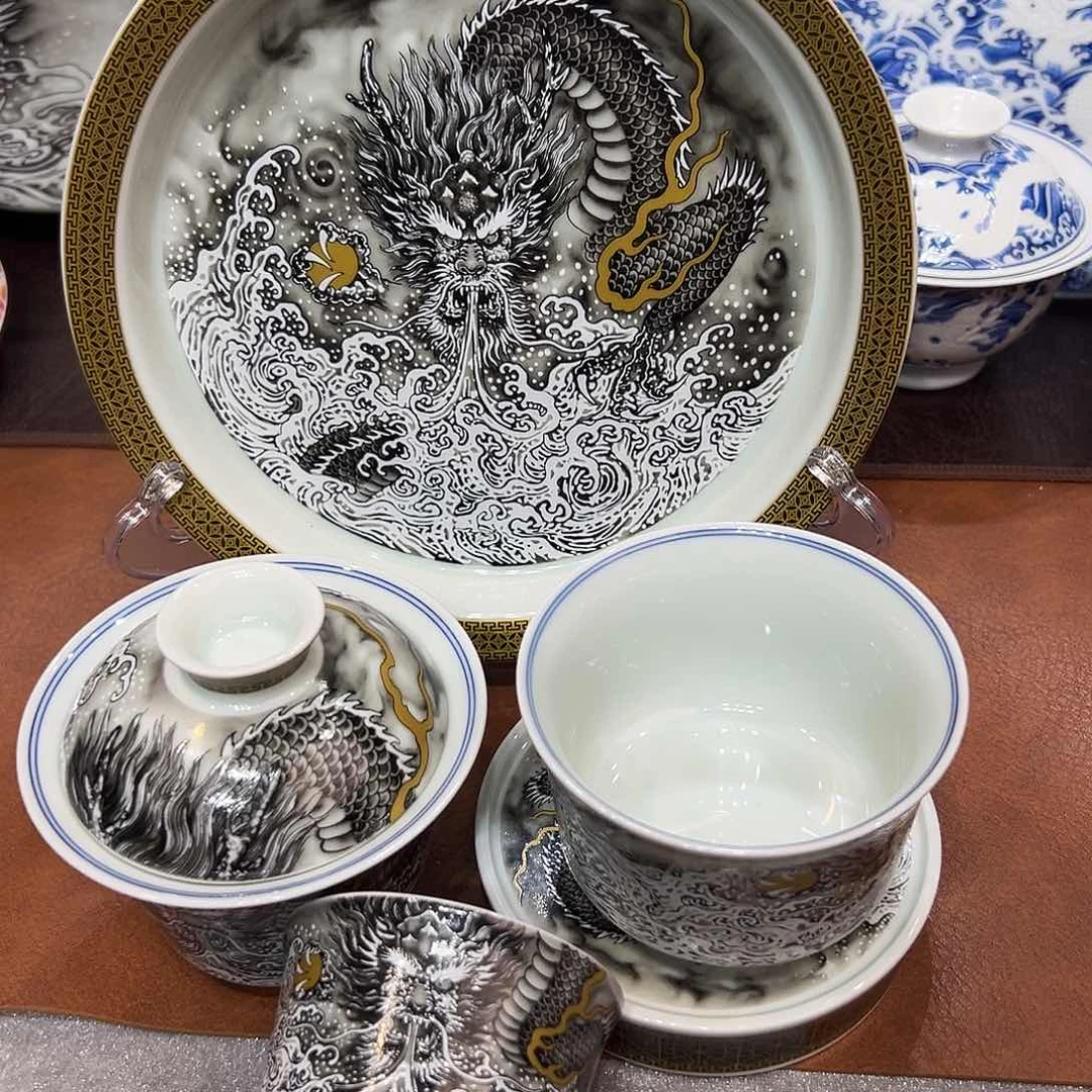 摆件的疯疯癫癫地方更方法法国v给哥哥