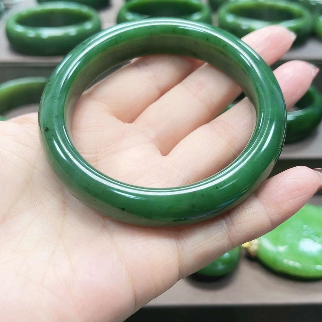 和田玉（碧玉）未镶嵌手镯