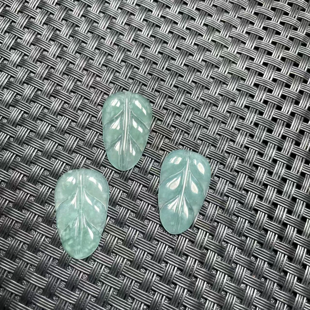 【玉经纶】506794/Q104-天然A货翡翠叶子吊坠-多样性发其一