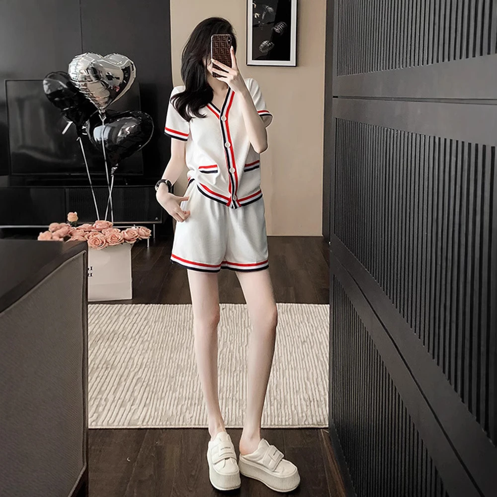 小香风休闲运动套装女夏时尚洋气减龄撞色V领短袖高腰短裤两件套