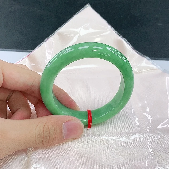 翡翠未镶嵌手镯圈54.6。15056