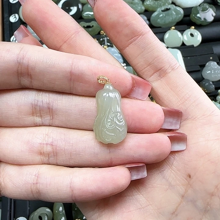 和田玉18K金镶嵌颈饰