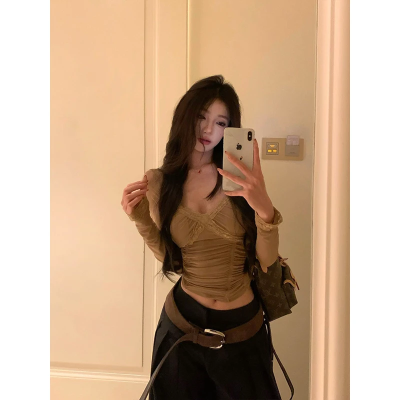 withmin白兔 落叶晚风 蕾丝拼接V领长袖辣妹修身上衣T恤2522249