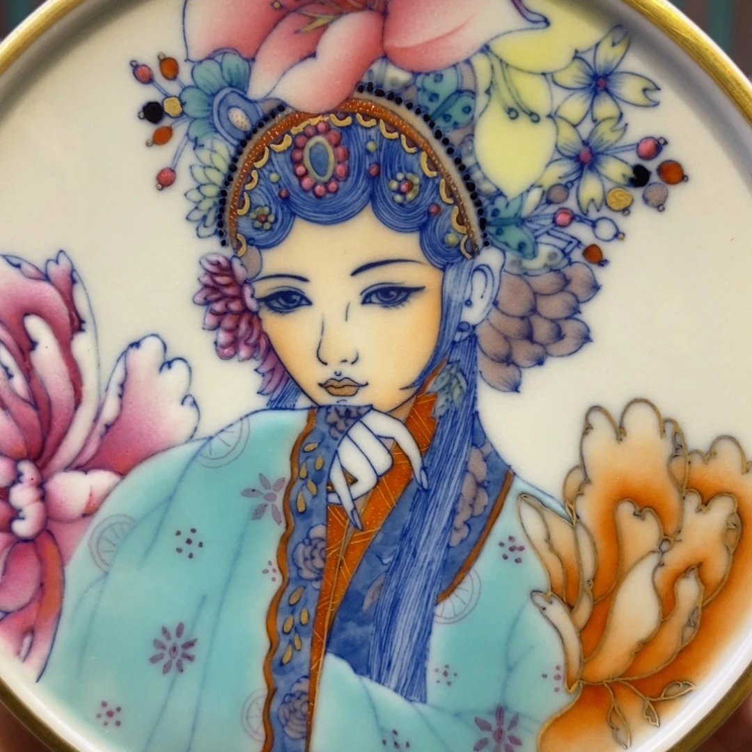 柴胎斗彩花旦盖置
