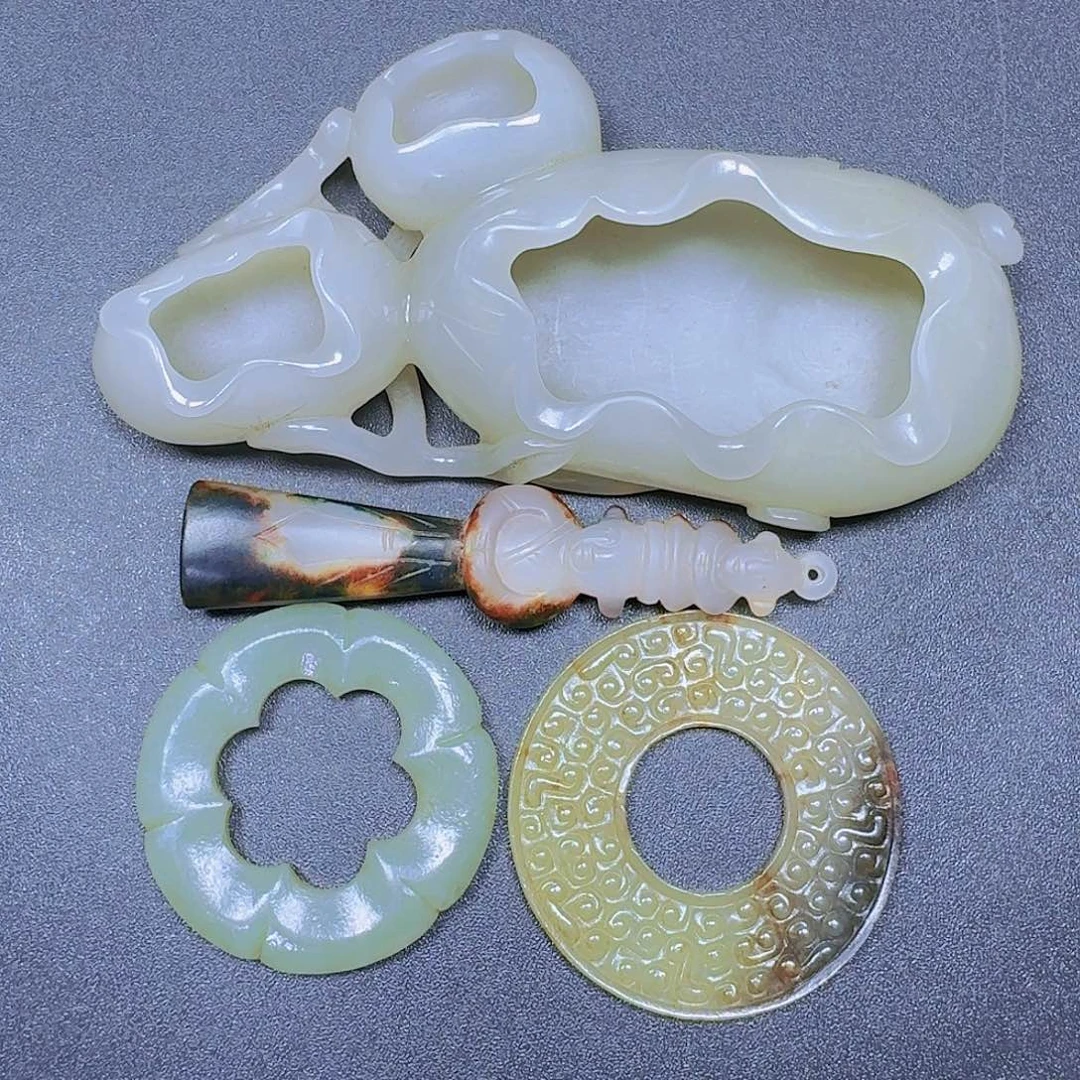 和田玉未镶嵌挂件啊*