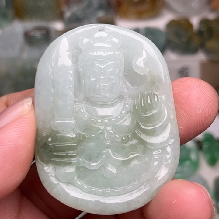 翡翠未镶嵌颈饰不动明王