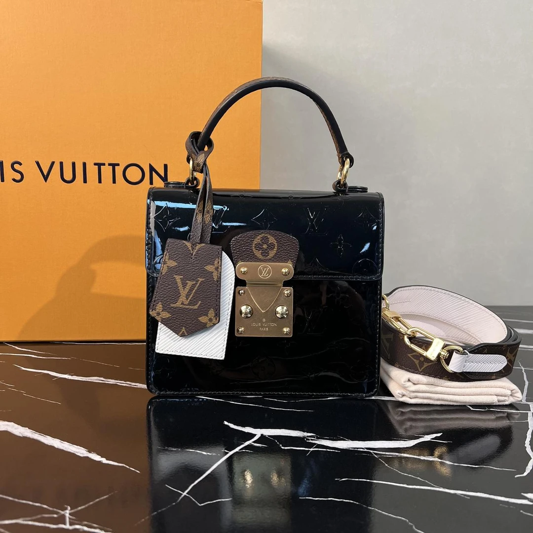 95新 LouisVuitton/路易威登 LV 黑金漆皮春街1119 1536