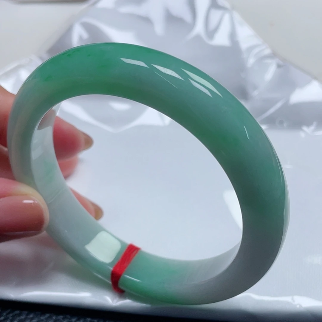 翡翠手镯未镶嵌缅甸翡翠