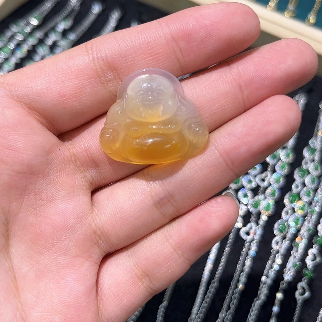 未镶嵌颈饰玛瑙/玉髓巧*俐佛公