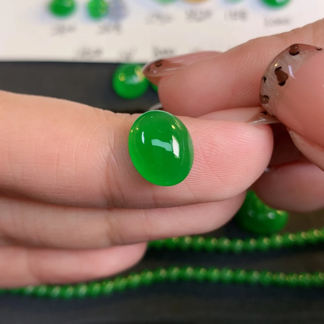 翡翠裸石翡翠10.49-8.57-3.88