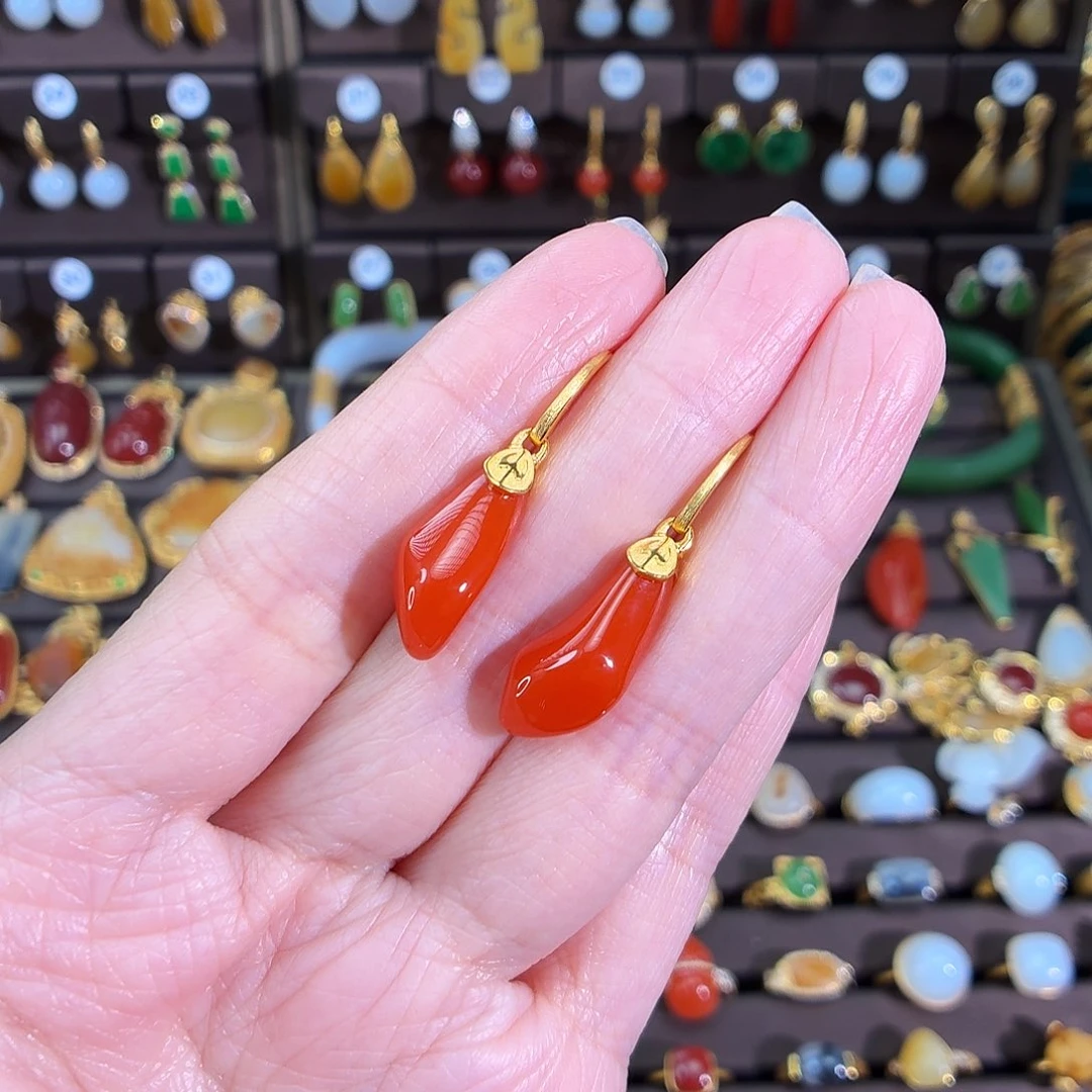 18K金镶嵌耳饰南红玛瑙