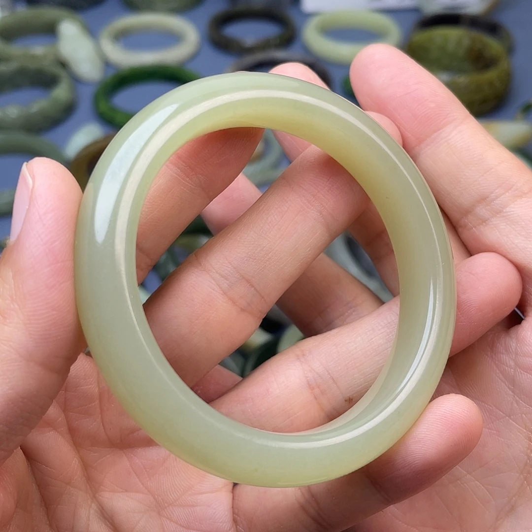 未镶嵌手镯和田玉（青白玉）58mm