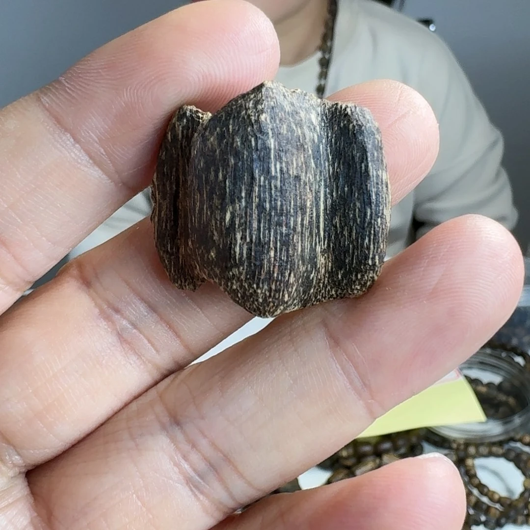 沉香吊坠小****?国香吊坠多样性发货