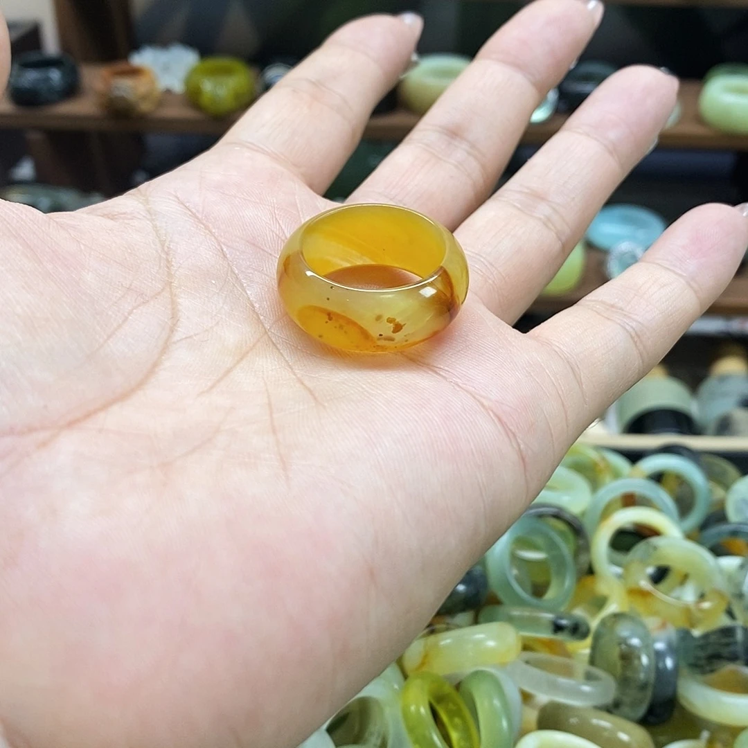 岫玉戒指未镶嵌湉****！