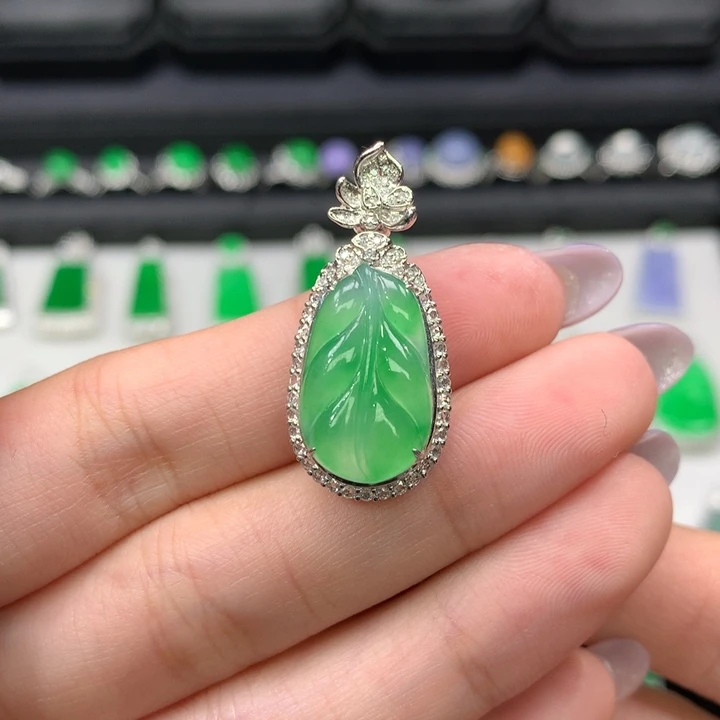 翡翠吊坠(不含链)18K金镶嵌力推款