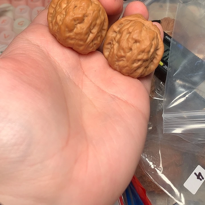 全品丑蛙蛙小手捻