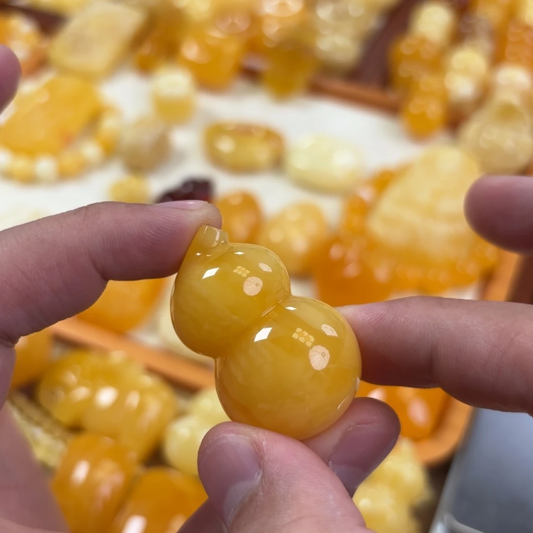 m***o裸石蜜蜡未镶嵌葫芦