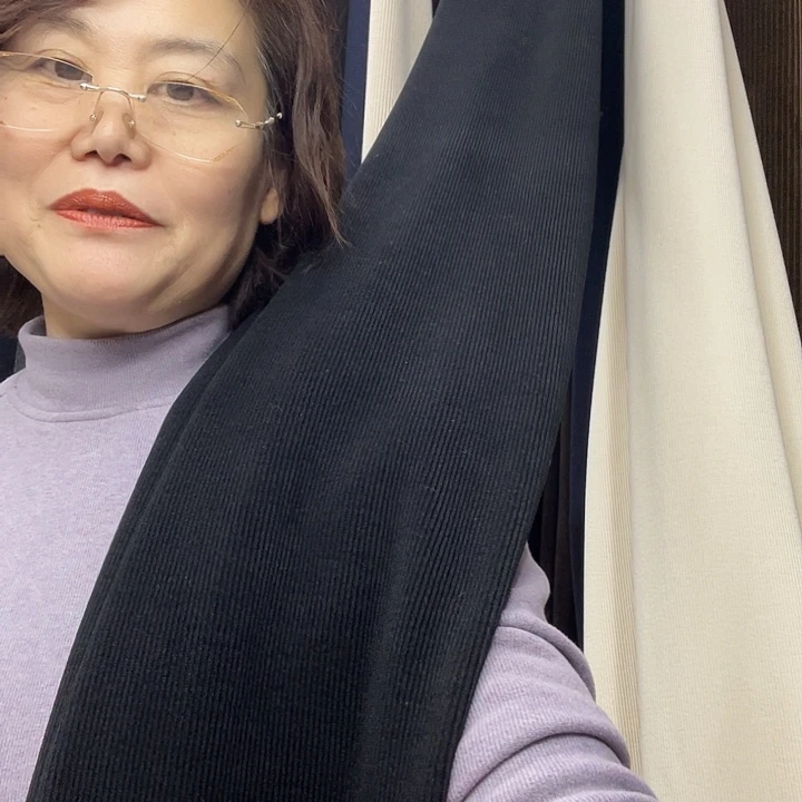 黑色小细条绒1.1米面料