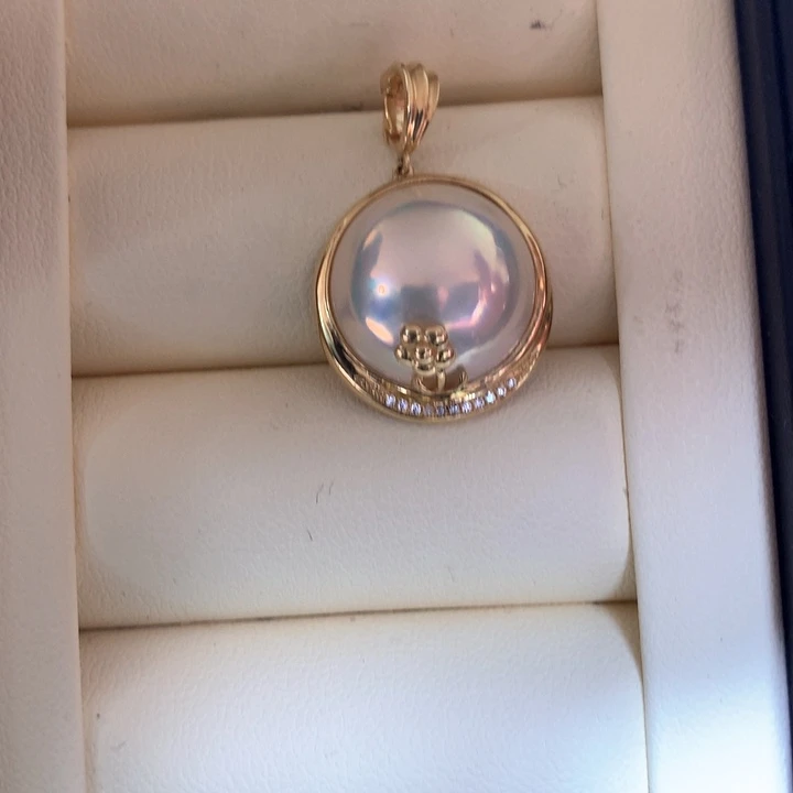 18K金镶嵌颈饰拼合珍珠（马贝珠）