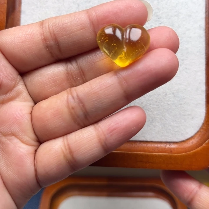 琥珀未镶嵌珠宝奇石M289号金沙屁桃