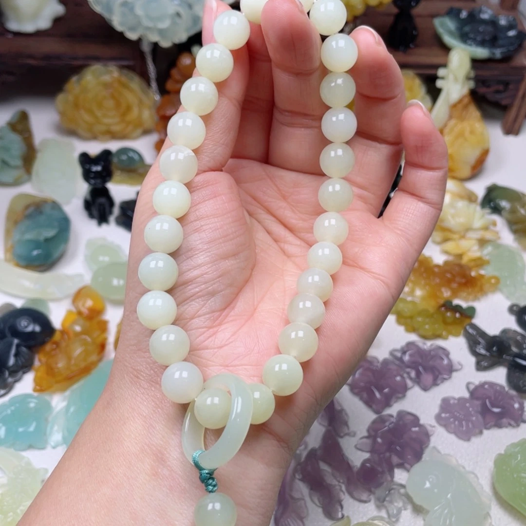 蛇纹石玉颈饰未镶嵌