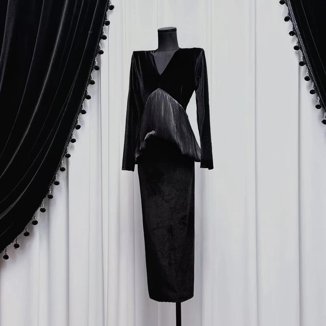 赫本风V领金丝绒高级感洋气高贵拉链长款连衣裙