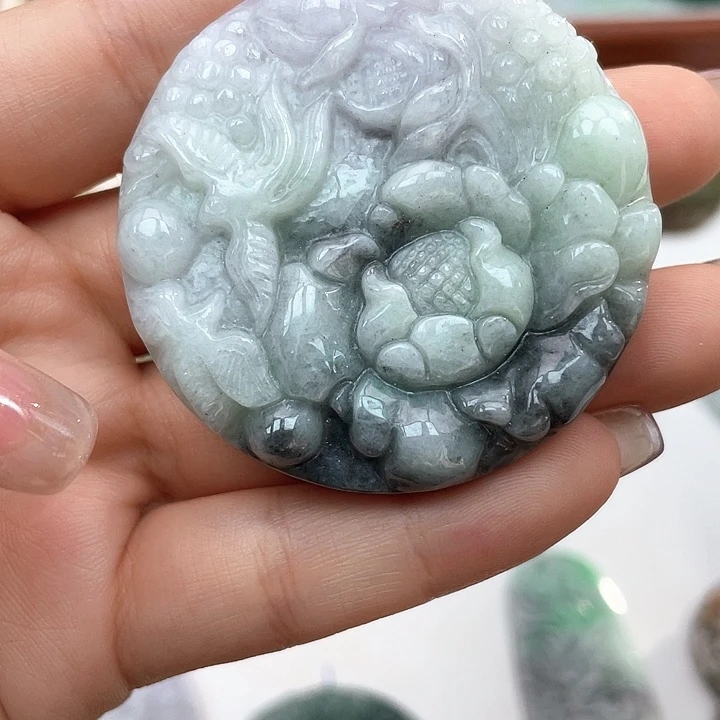 颈饰未镶嵌翡翠挂件