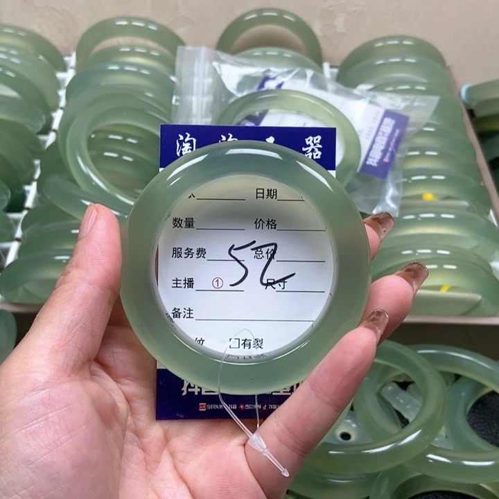 未镶嵌蛇纹石玉手镯我****悔