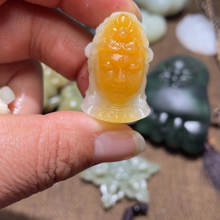 和田玉未镶嵌把件