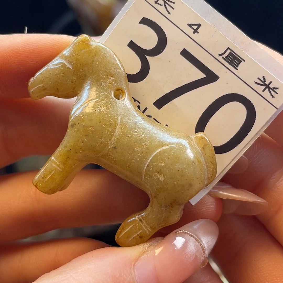老***室和田玉未镶嵌颈饰