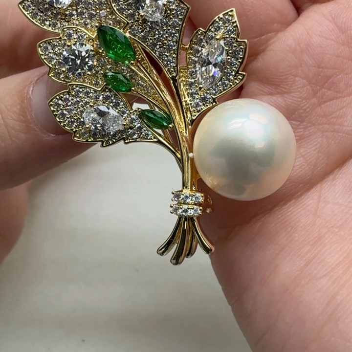 拼合珍珠（马贝珠）胸针未镶嵌