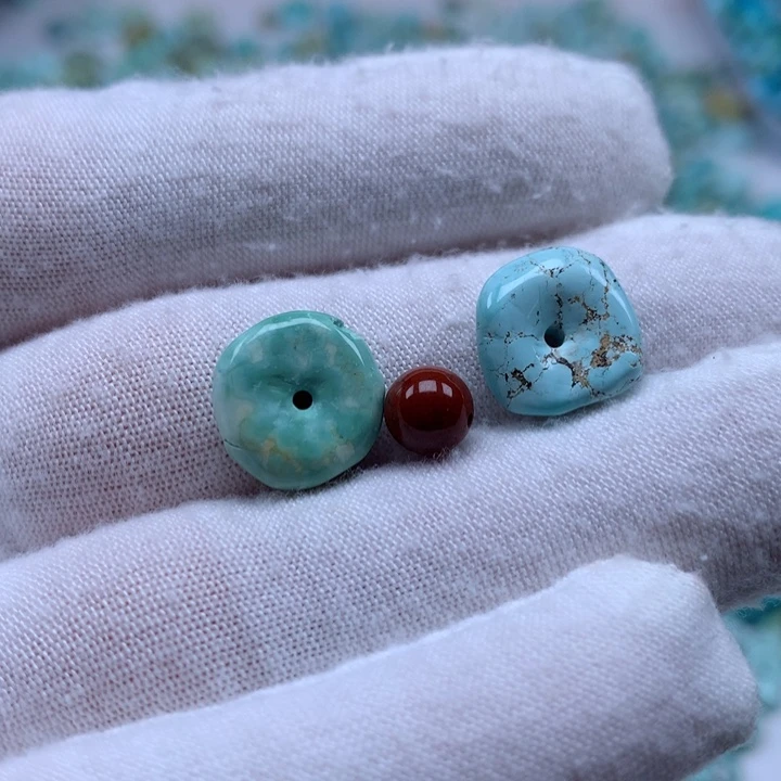 南红玛瑙未镶嵌珠宝奇石