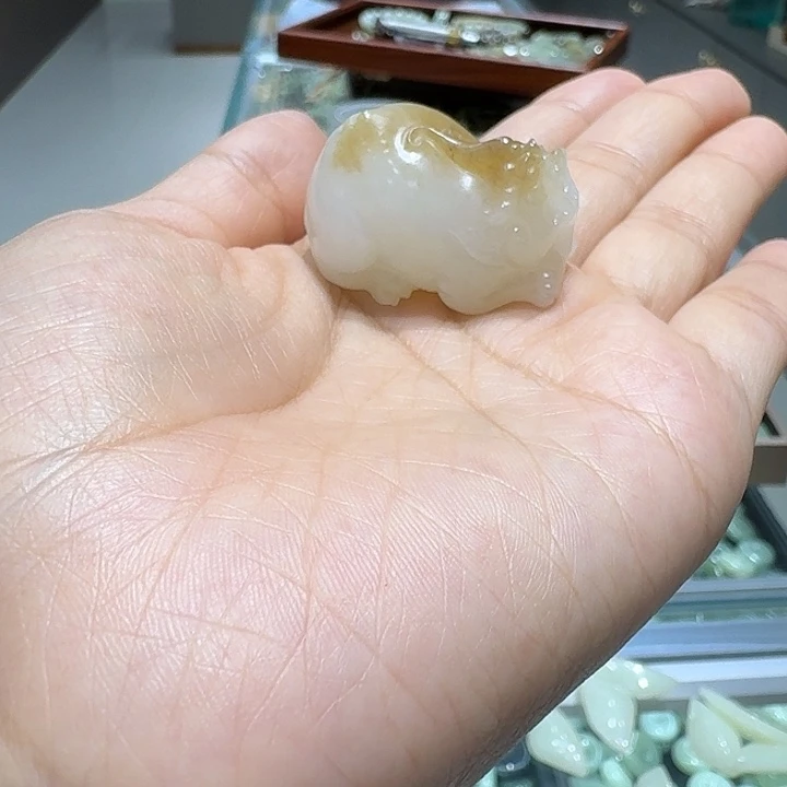 静***g和田玉（糖玉）未镶嵌手链