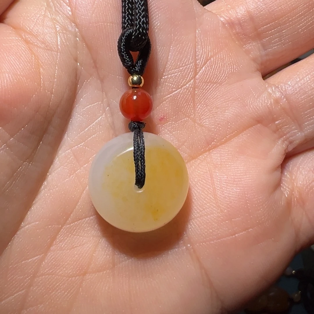 追***人和田玉未镶嵌颈饰