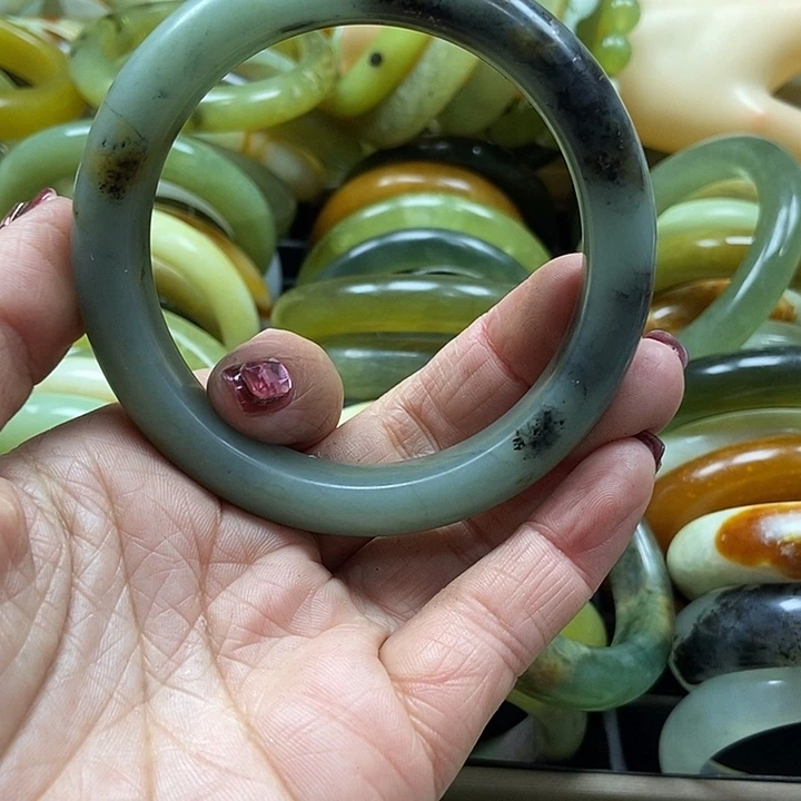 蛇纹石玉手镯未镶嵌鑫*